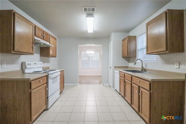 Building Photo - 1705 Liberty Hill Dr