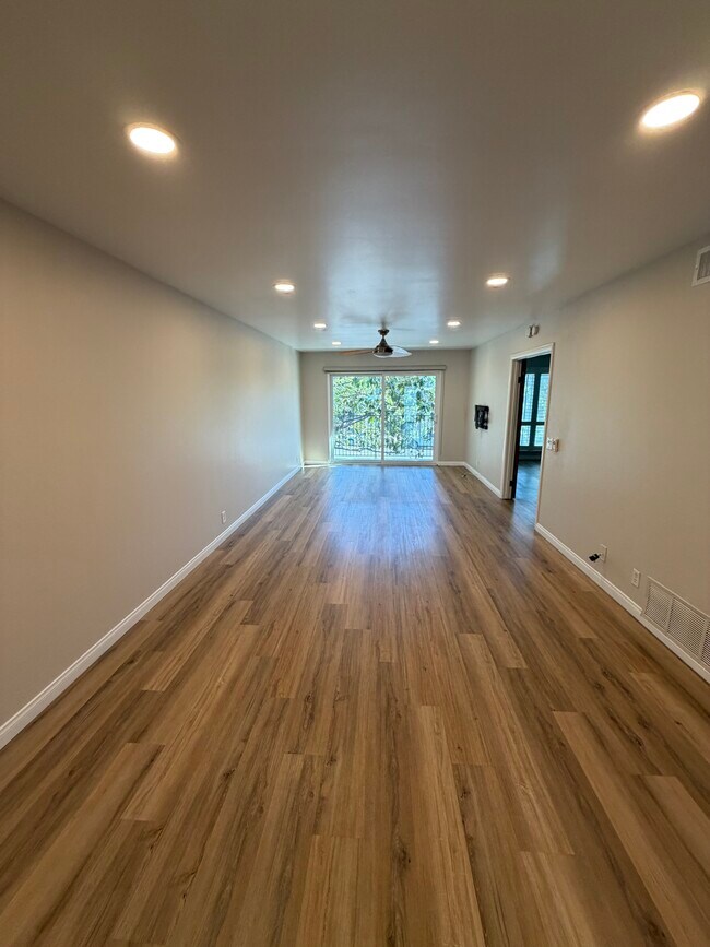 Building Photo - 540 Hawthorn St