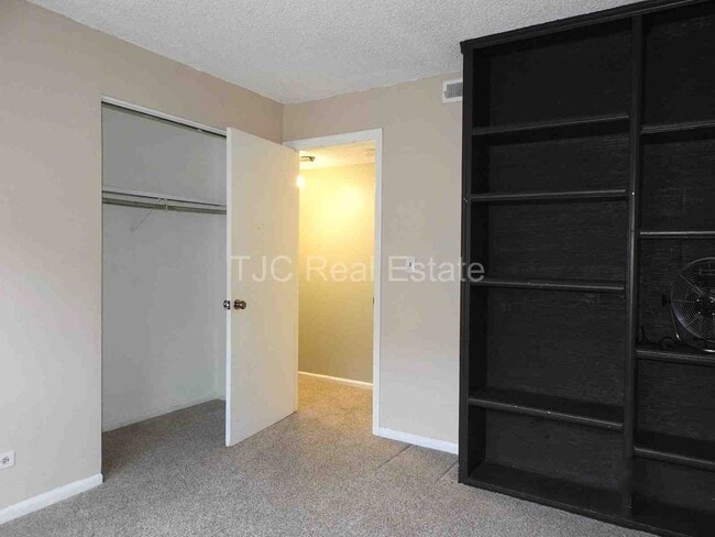 Building Photo - Pay No Rent until March 1st