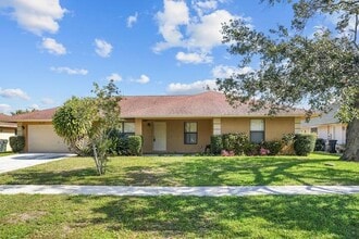 Building Photo - 1800 Wisteria St