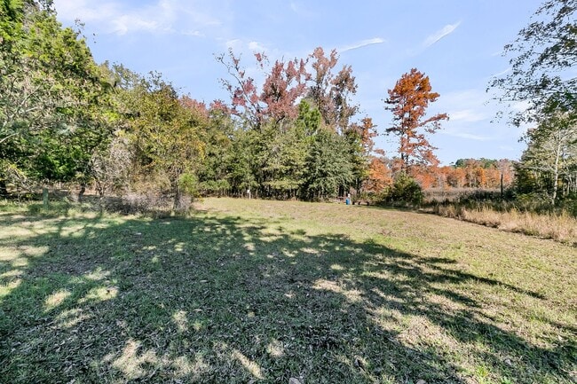 Building Photo - Tranquil Country Living on 2+ Acres — Spac...