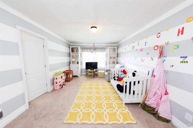 Building Photo - 2 Bedroom Townhome in Campbell County