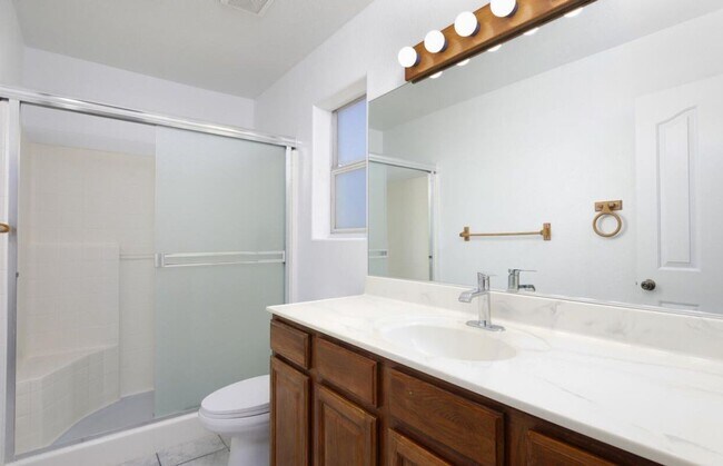 Building Photo - 3 Bedroom - 2 Bath Pool Home