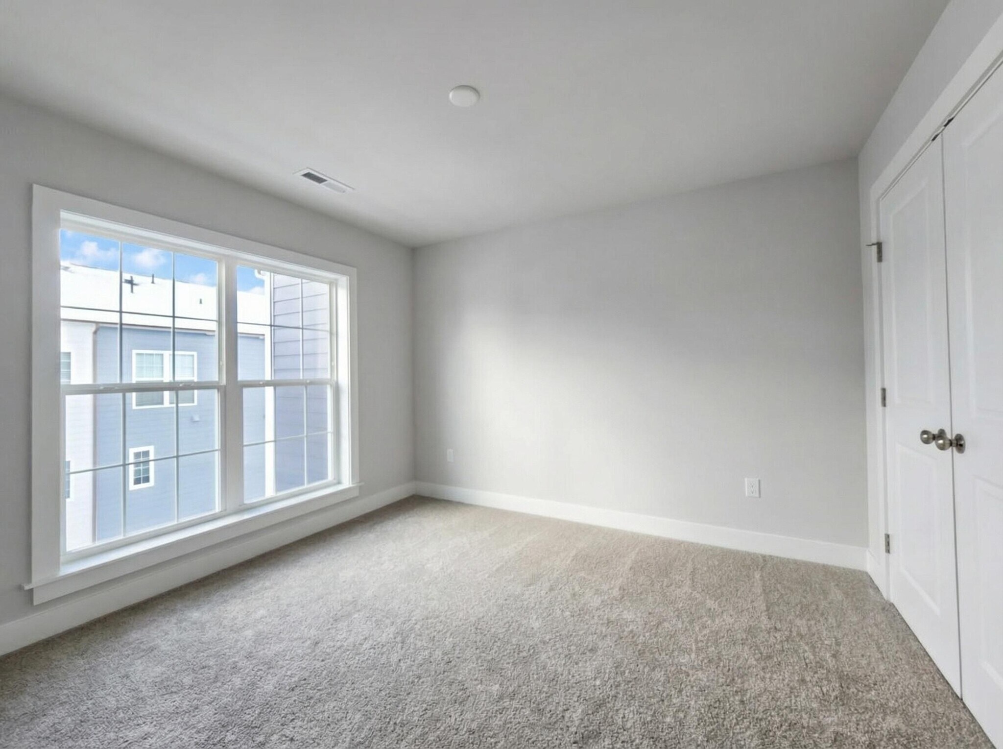 Building Photo - 305 Frederick Way