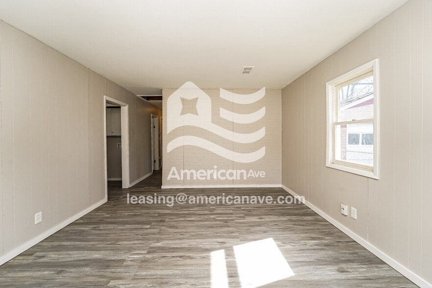 Building Photo - 905 Clement St