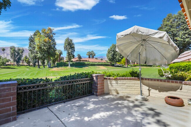 Building Photo - 175 Gran Via