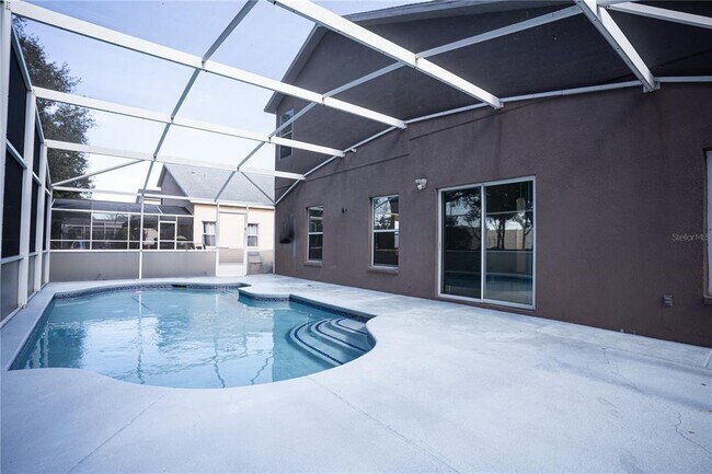 Building Photo - 546 Bloomingdale Dr