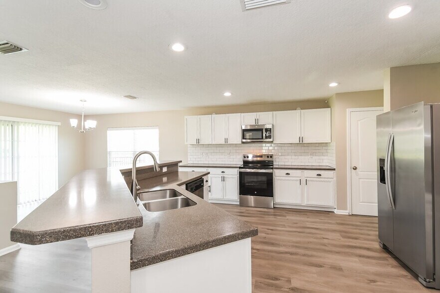 Building Photo - 75047 Brookwood Dr