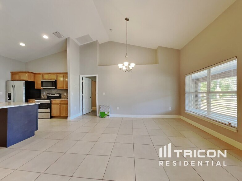 Building Photo - 104 Colorado Cir