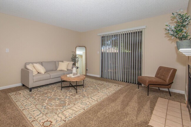 Building Photo - Great space for every taste. You'll love o...