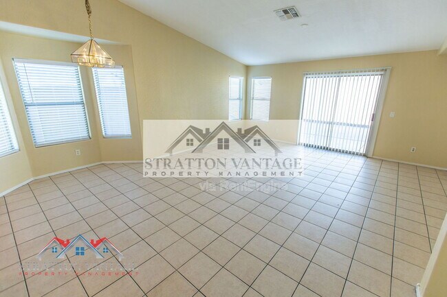 Building Photo - 11754 W Belmont Dr