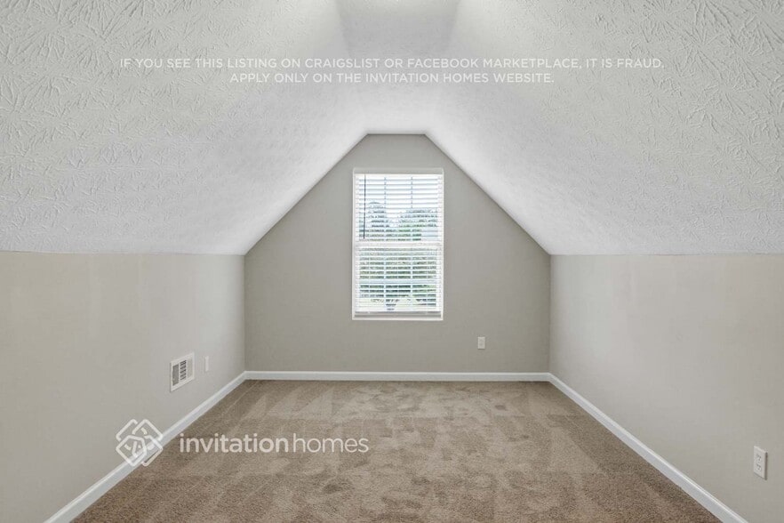 Building Photo - 4035 Hollow Springs Tr SE