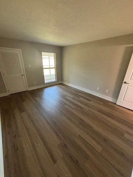 Building Photo - 4956 Harbor Villa Ln