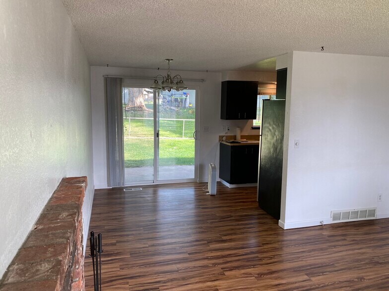 Building Photo - 1005 S Zillah Ct