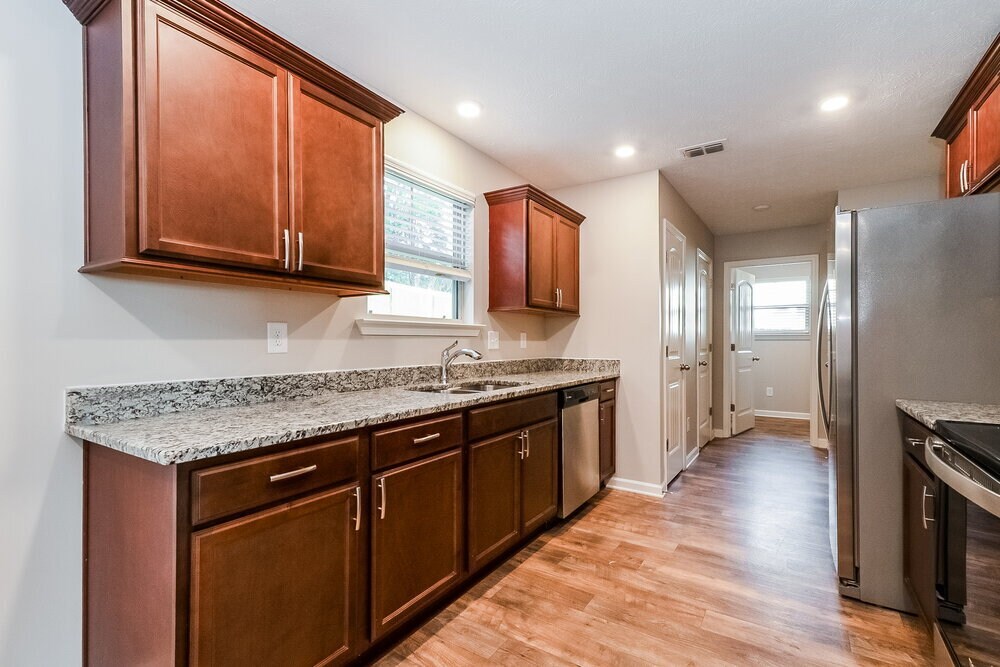 Building Photo - 1357 Busiris Dr