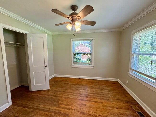 Building Photo - 4 Bedroom | 3 Bathroom Raleigh Home with F...