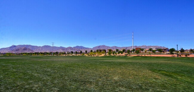 Building Photo - Wonderful 4 Bedroom Home!