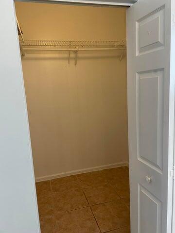 Building Photo - 12077 Pointe Cir