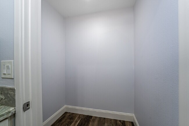Building Photo - "Turnkey and Fully Remodeled Beachside Ret...