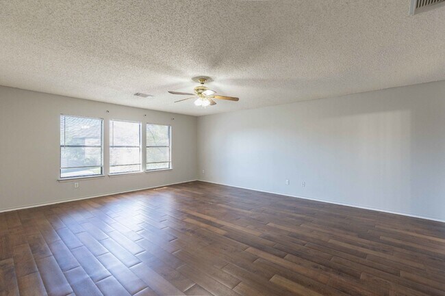 Building Photo - 8423 Parry Path