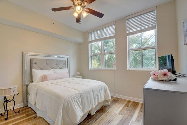 Building Photo - 350 N Federal Hwy