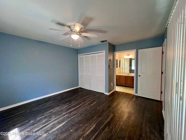 Building Photo - 2326 Talmadge Dr