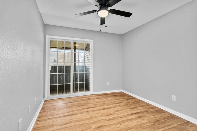 Building Photo - 1505 W 25th Ct