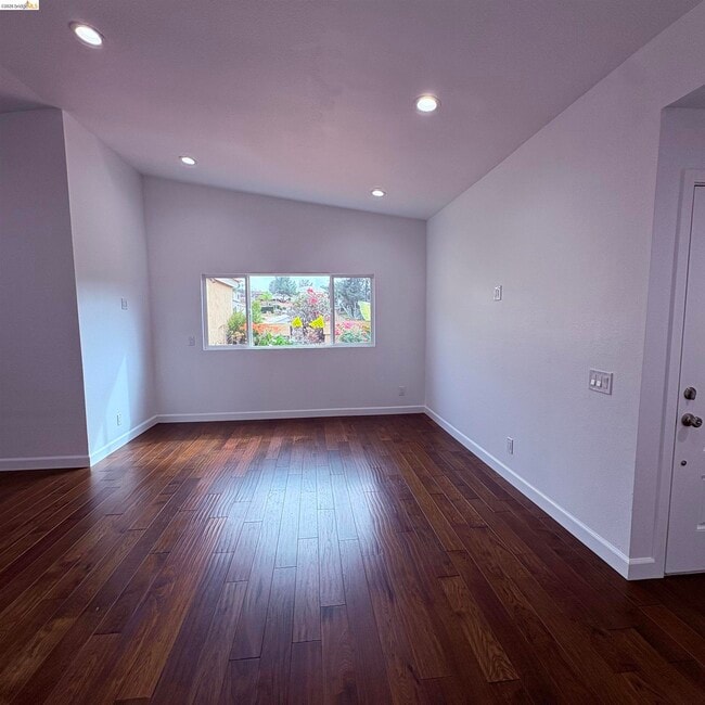 Building Photo - 1101 Hourglass Pl