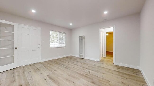 Building Photo - 7016 Flight Ave