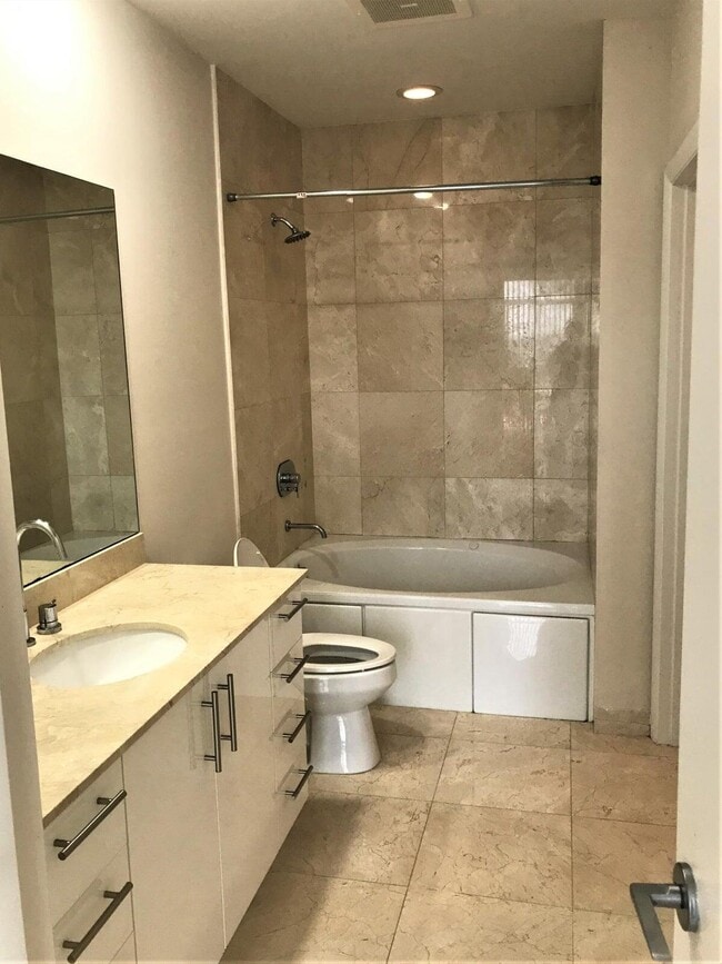 Building Photo - 550 Okeechobee Blvd