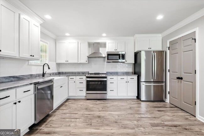 Building Photo - 158 Sproull Rd SE