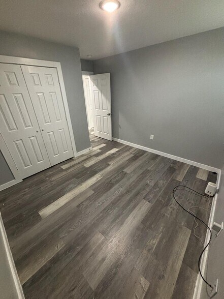 Building Photo - 8220 Crestview Dr