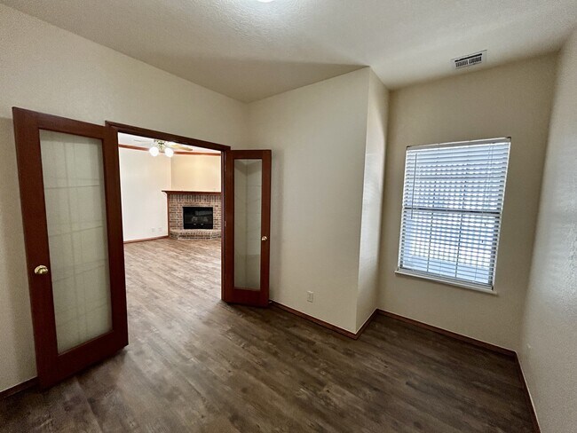 Building Photo - 4424 NW 32nd Pl