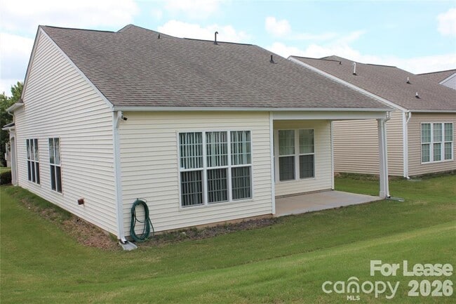 Building Photo - 17534 Hawks View Dr