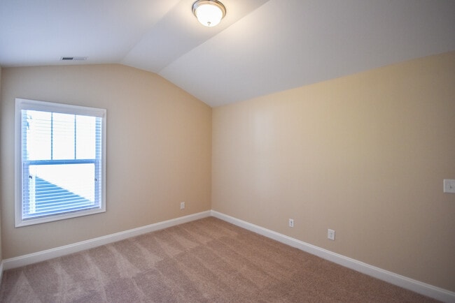Building Photo - 67 Timber Skip Dr