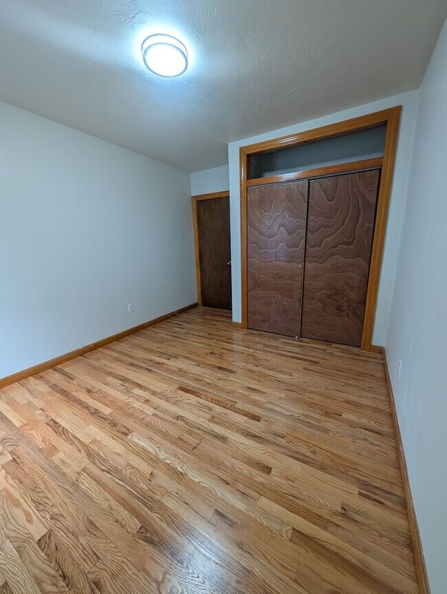 Building Photo - 306 N Main St