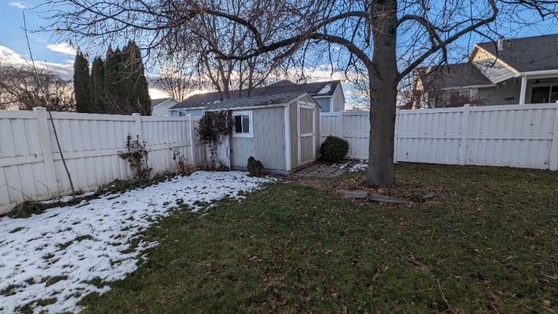 Building Photo - 701 S Whitetail Ave