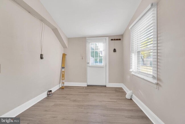 Building Photo - 19 Pleasant St