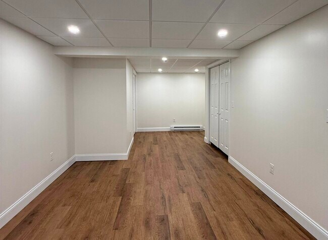 Building Photo - 16 Boulder Dr