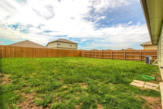 Building Photo - 102 Sulphur River Lp