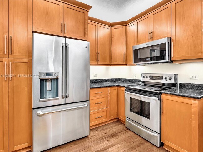 Building Photo - 2443 Meridian Ave