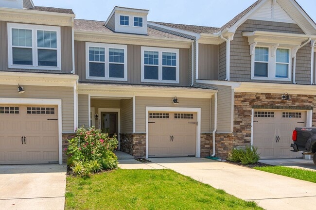 Primary Photo - Beautiful 3 bedroom 2 Bath Town Home in Wi...