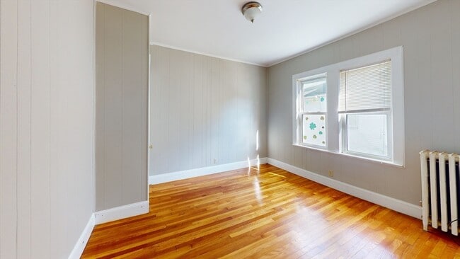 Building Photo - 48 Oak St