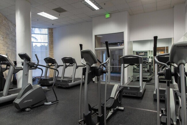 Building Photo - 5151 Collins Ave