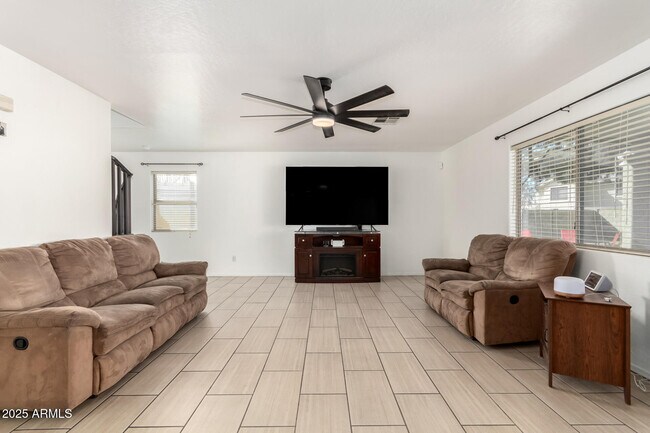 Building Photo - 8812 N 67th Dr