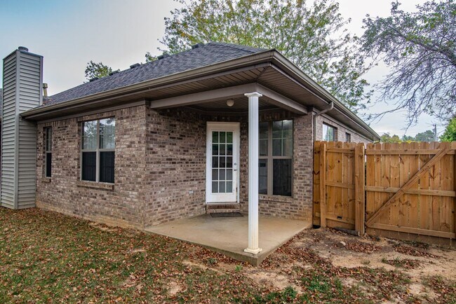 Building Photo - 426 Ridgecrest Rd
