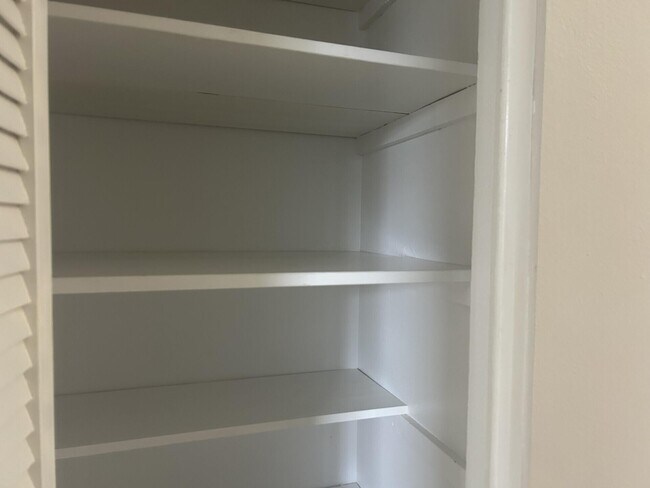 Building Photo - 10693 N Military Trl