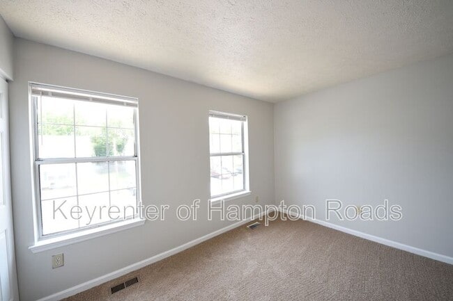 Building Photo - 313 Gaylor Ln