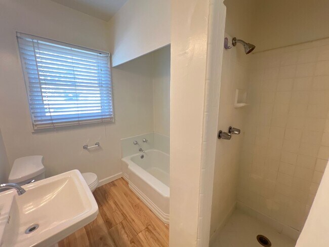 Building Photo - gm2912