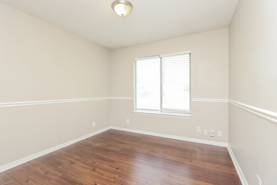 Building Photo - 114 Tedder Blvd